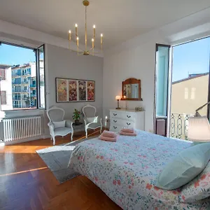  Appartement Romantic And Charming Italië